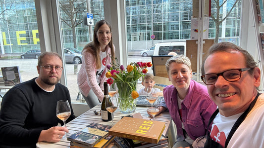 Sonntag, 05. Oktober 2025 - Bubbles, Food & Friends von 12 bis 18 Uhr