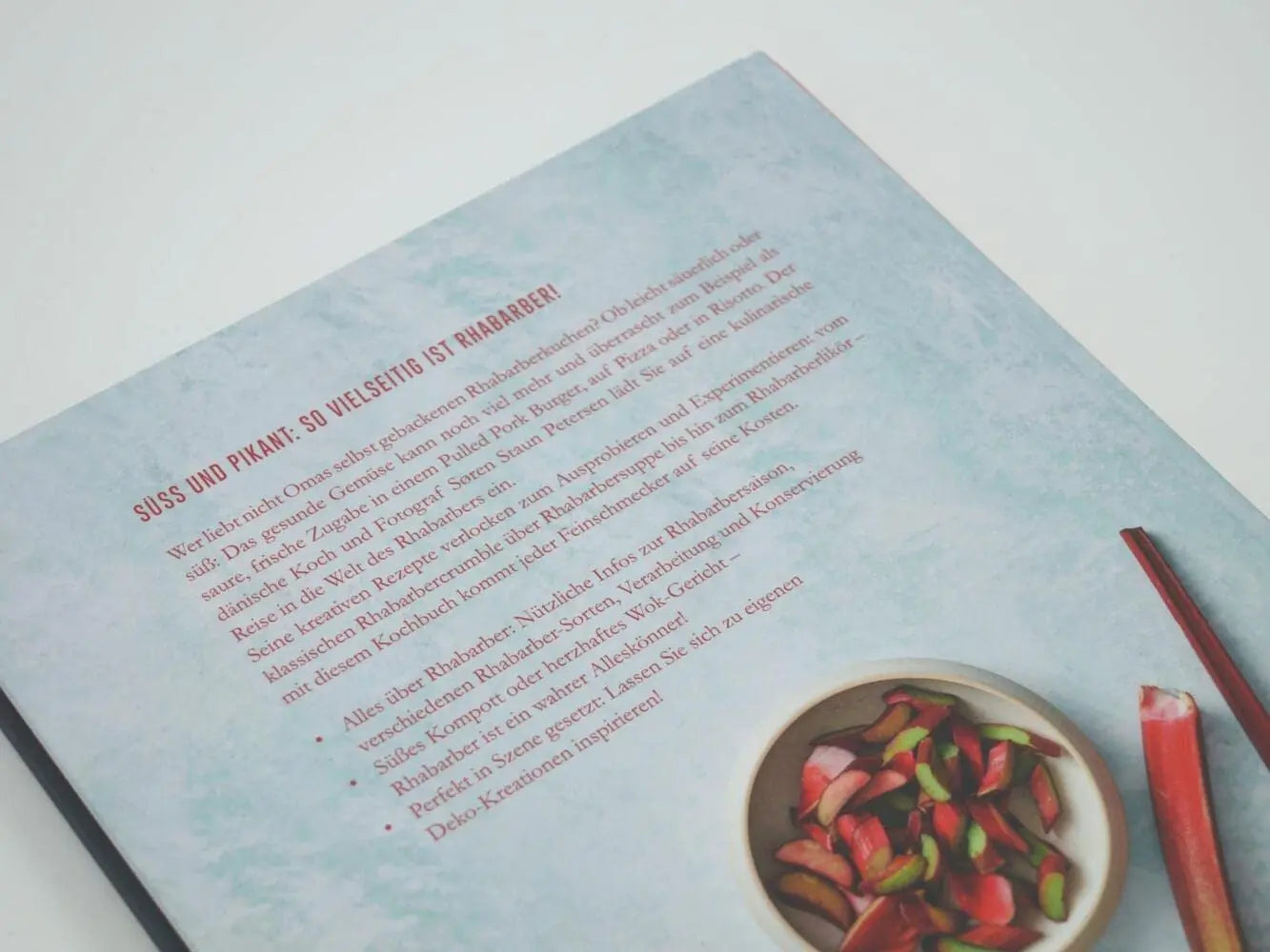 Rhabarber - Raffinierte Rezepte für Süßes und Herzhaftes  Untertitel Kreativer Genuss das ganze Jahr: Salat, Suppen, Desserts, Saft & Likör. Wissenswertes zu Sorten, Ernte, Verarbeiten & Konservieren Landwirtschaftsvlg Münster