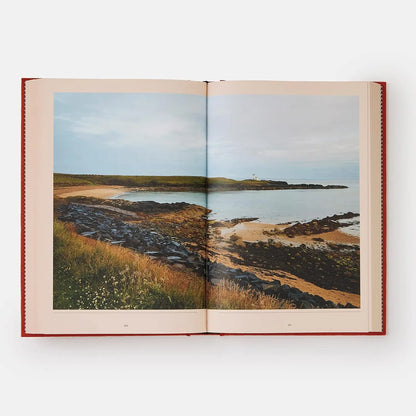 The British Cookbook (2022): authentic home cooking recipes from England, Wales, Scotland, and Northern Ireland (Cucina) Phaidon
