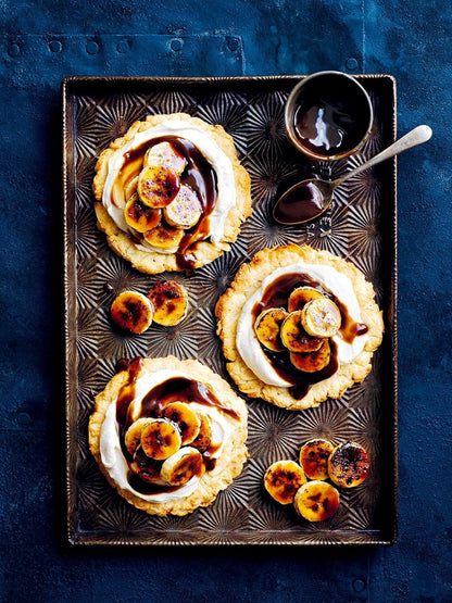 The Fast Five: Wenig Zeit – viel Geschmack. Donna Hay's Variationen: Knusprigere Schnitzel, seidigere Saucen, traumhafte Desserts. Tacos, Burger, Pasta in 5 Varianten – Fleisch oder vegetarisch