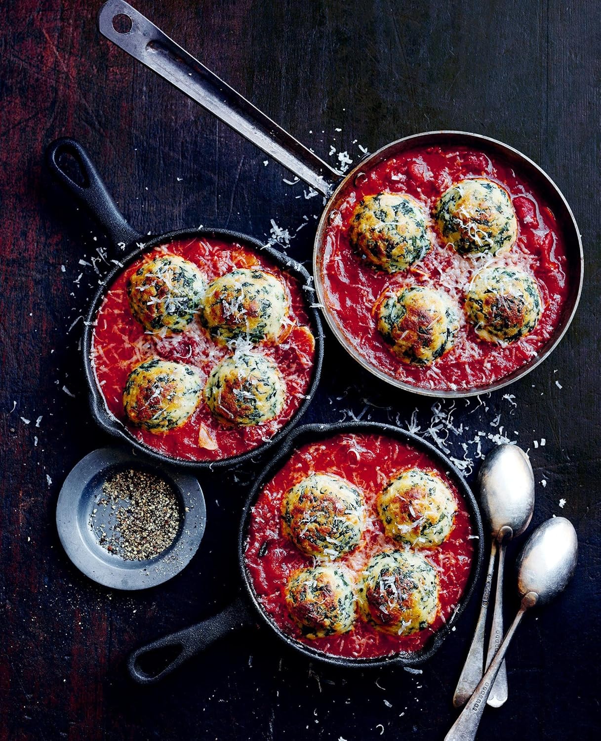 The Fast Five: Wenig Zeit – viel Geschmack. Donna Hay's Variationen: Knusprigere Schnitzel, seidigere Saucen, traumhafte Desserts. Tacos, Burger, Pasta in 5 Varianten – Fleisch oder vegetarisch