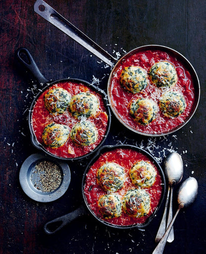 The Fast Five: Wenig Zeit – viel Geschmack. Donna Hay's Variationen: Knusprigere Schnitzel, seidigere Saucen, traumhafte Desserts. Tacos, Burger, Pasta in 5 Varianten – Fleisch oder vegetarisch